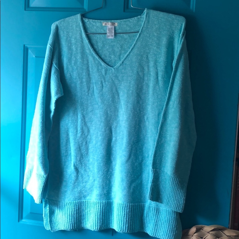 Women’s long sleeve sweater